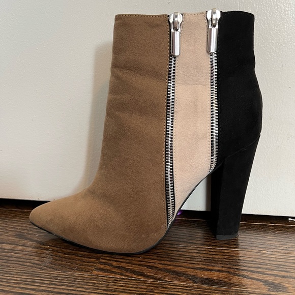 Shoe Dazzle Diane Tan Cream Black Heeled Boots booties size 9 zipper suede - Picture 2 of 10